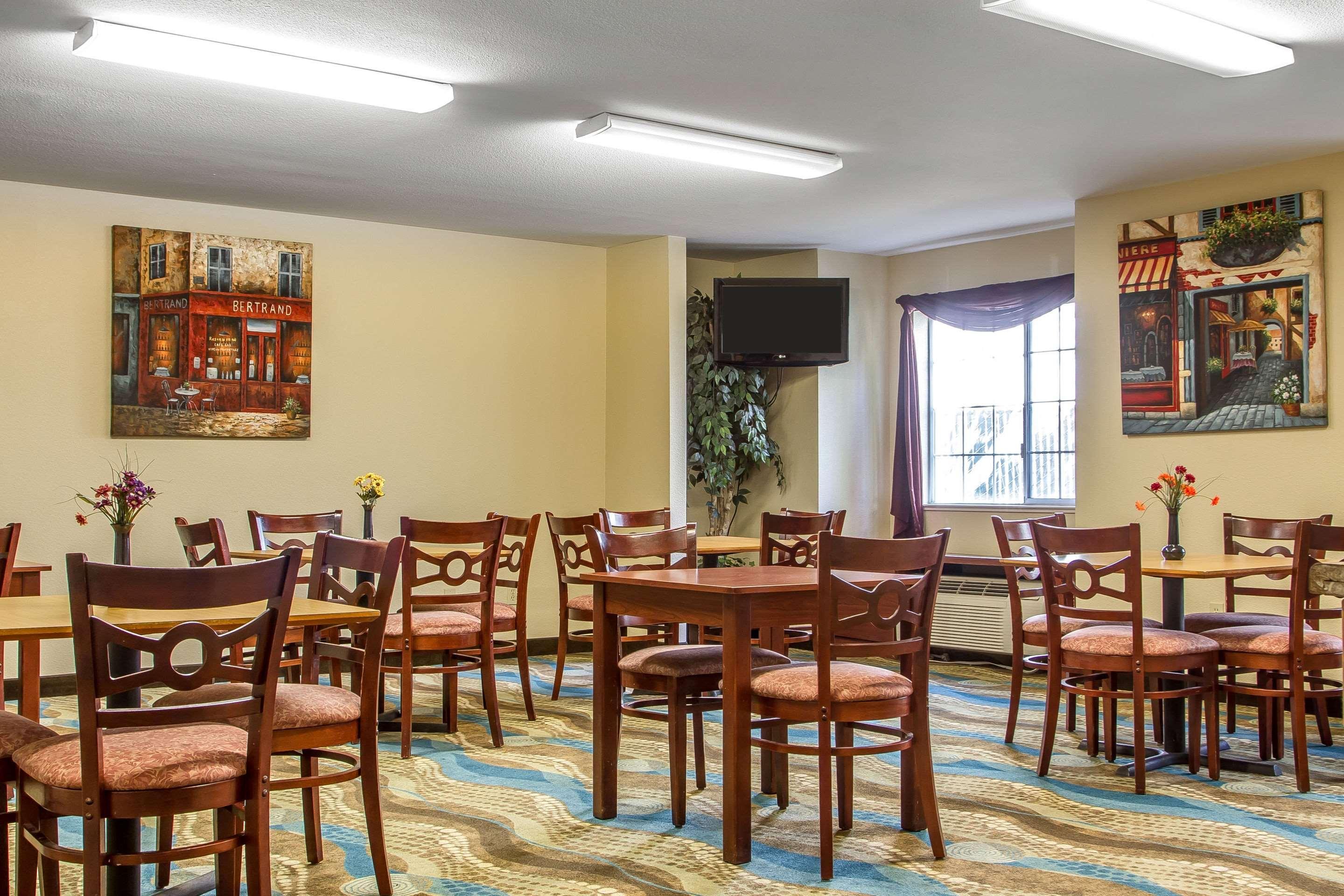 Quality Inn & Suites Santa Rosa Exterior photo